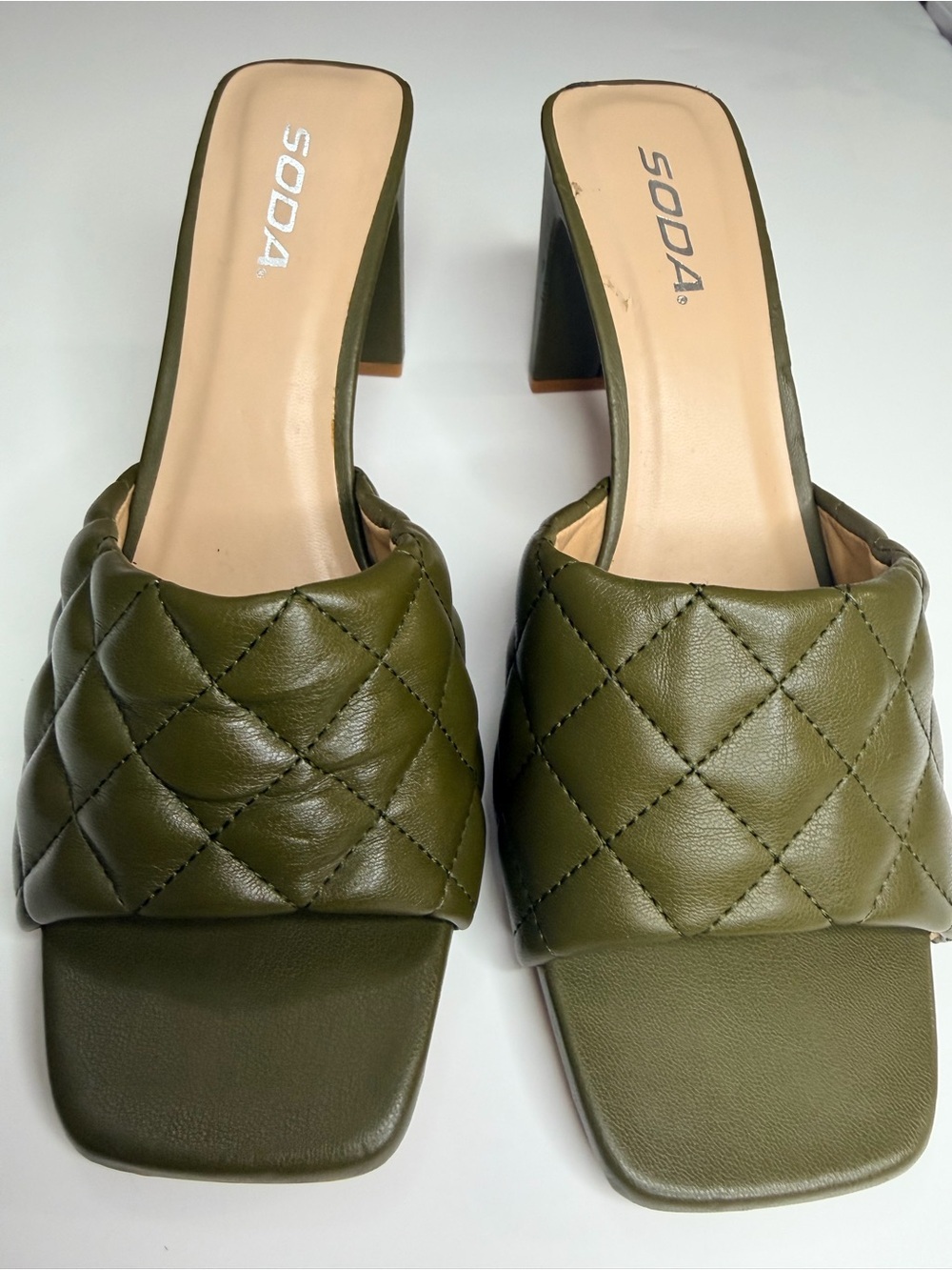 SODA Jitter Quilted Slide Heels Olive Green Square Toe Women’s Size 9